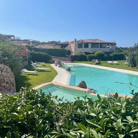 Due Passi Dal Centro Feriehus Porto Cervo